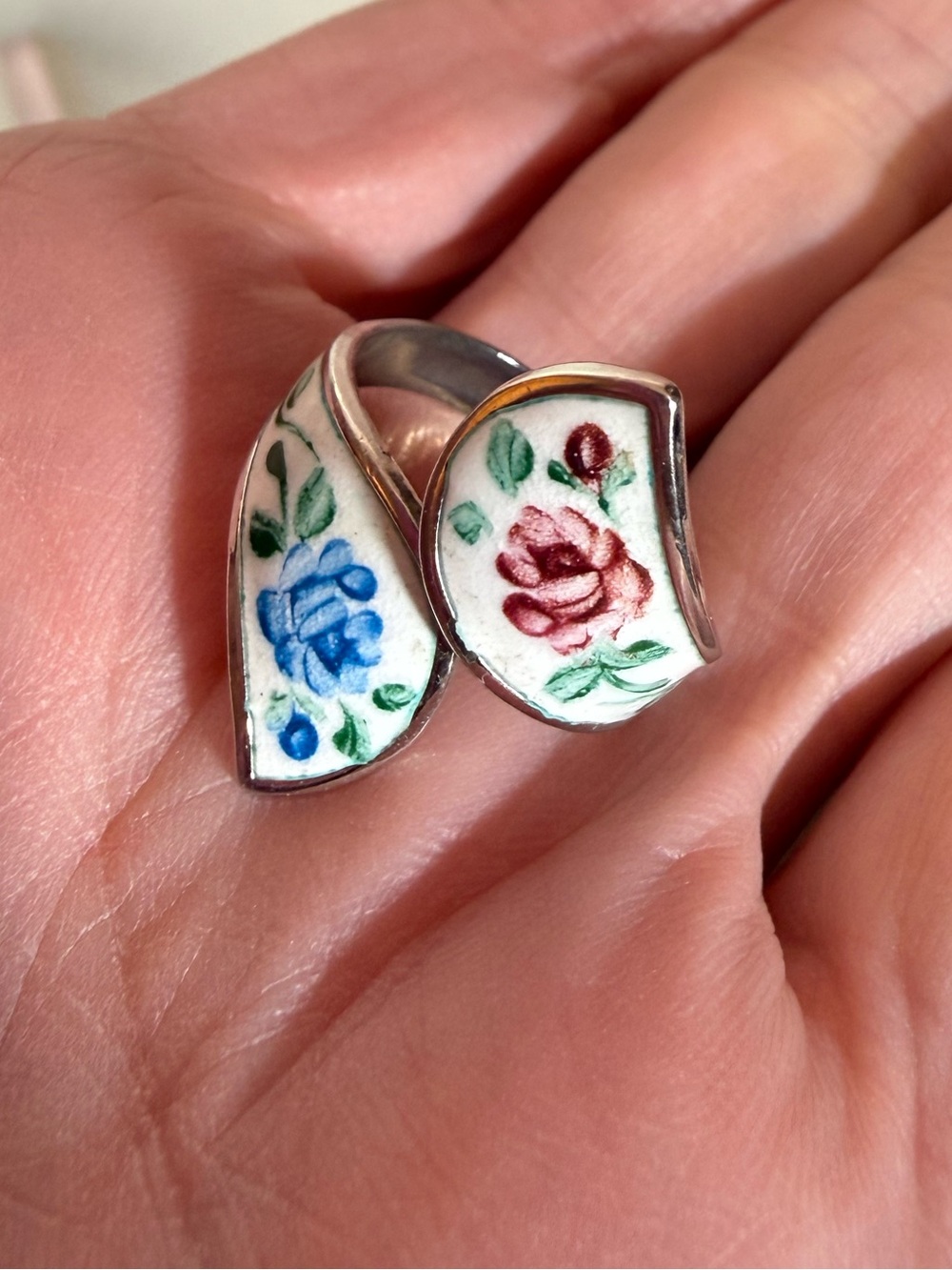 Vintage Beau Sterling silver hand painted floral Oversized bi pass ring 7 1/2